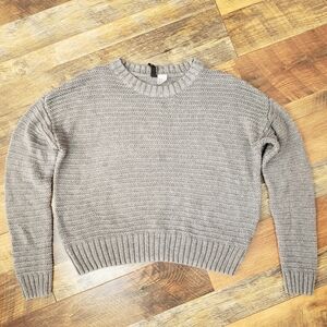 H&M Divided Gray Knit Crewneck Slightly Oversized Cropped Sweater, Sizs XS